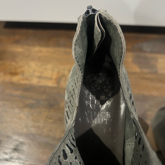 Vince Camuto Elegant Gray Suede Ankle Booties Gently Used - Picture 2 of 3